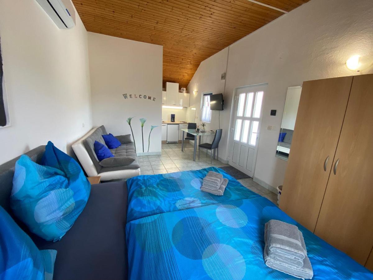 Villa Sabina - Apartments Kroatien Razanac Exterior photo